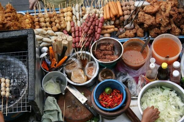 Affordable hostel in Bangkok and street food